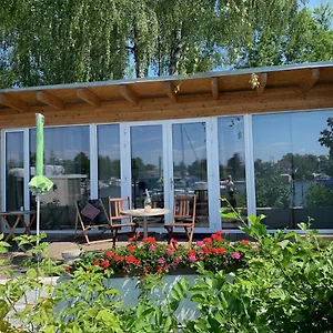 Lodge Tiny House Oder Auf Der Sunset Marina Berlin